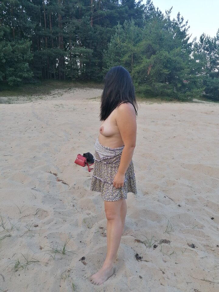 Spacerek z mężem..... Ktoś podglądał..... - WawaMy31