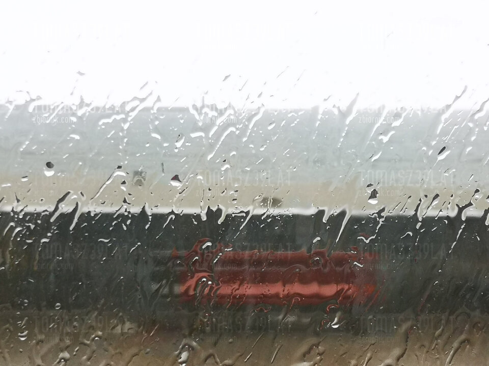 Za oknem ... deszcz zagrał melodię - Tomasz39lat