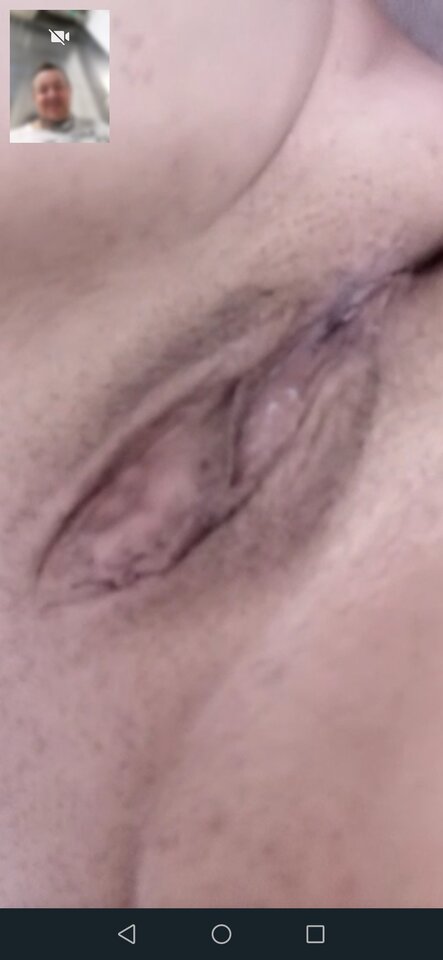 Ja w DE a ona mi pokazuje swoją napaloną pizdę - parka7576