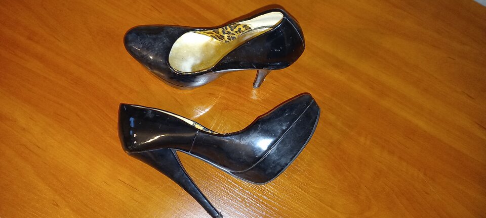 Szpileczki żonki po imprezie - Mark79izona