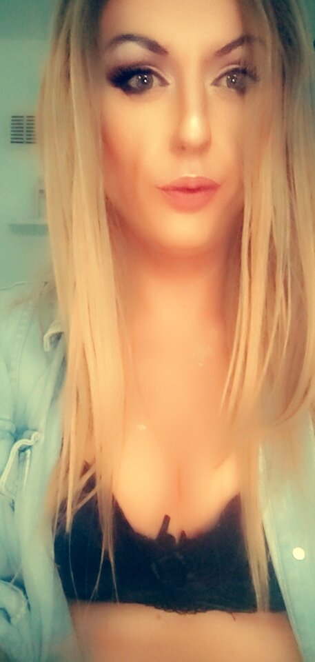 Snapchat-1813085947.jpg - KarolinaShemale29