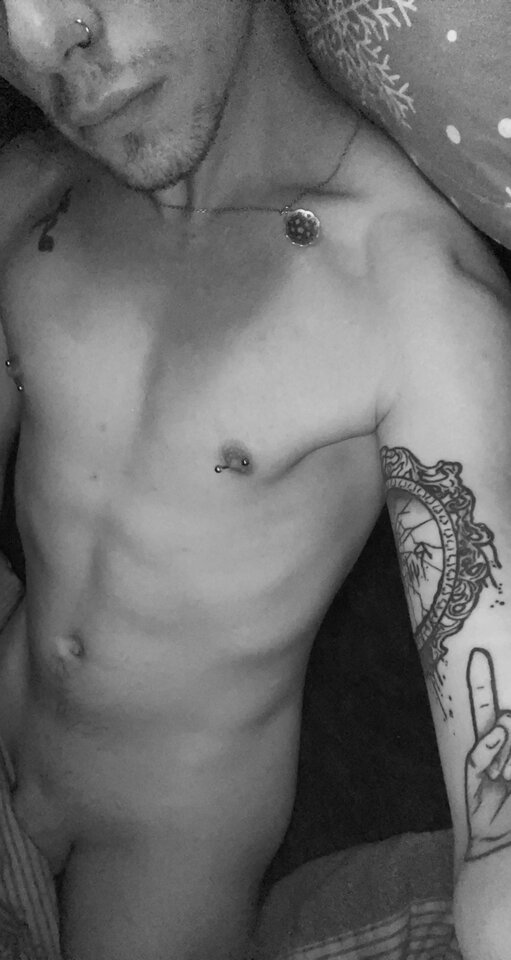 CB441789-065C-4295-B28A-312C07143674.jpeg - Kolczykowany