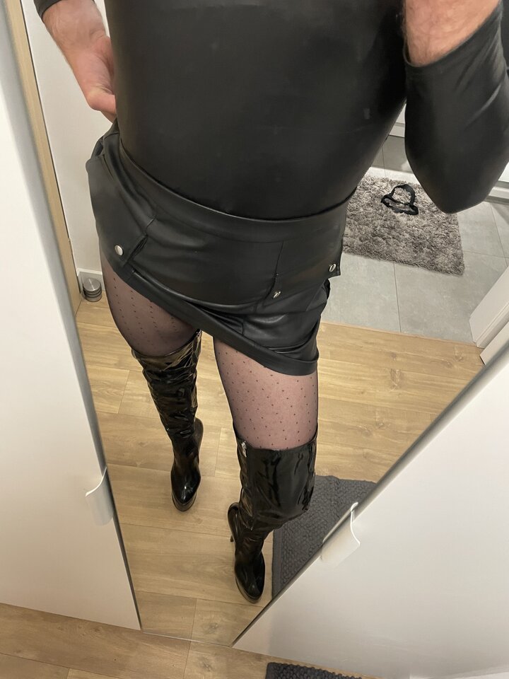 Szukam koleżanki (kobieta bądź trans ) która pomoże mi Doda - aduska12