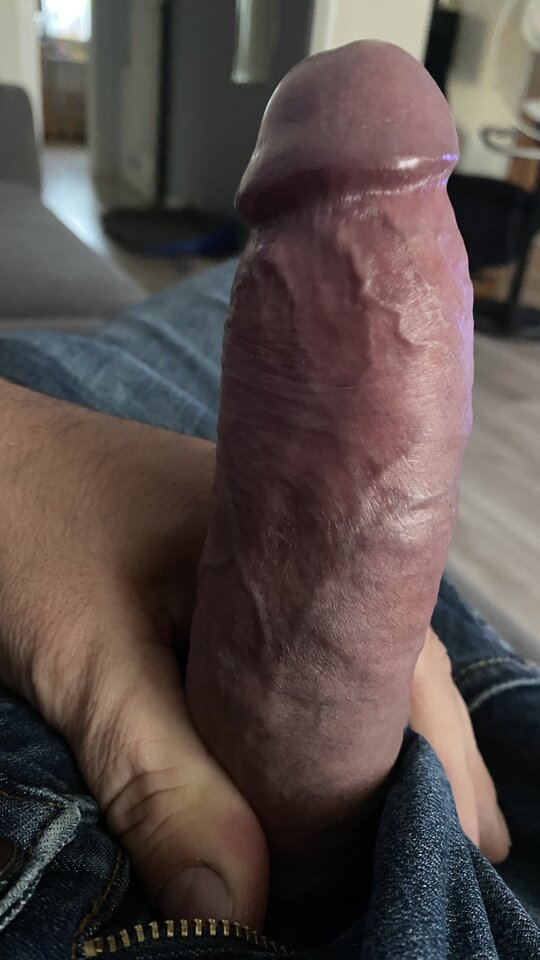 490B5985-8223-4CF6-82F5-A7615FC06883.jpeg - bondjames728