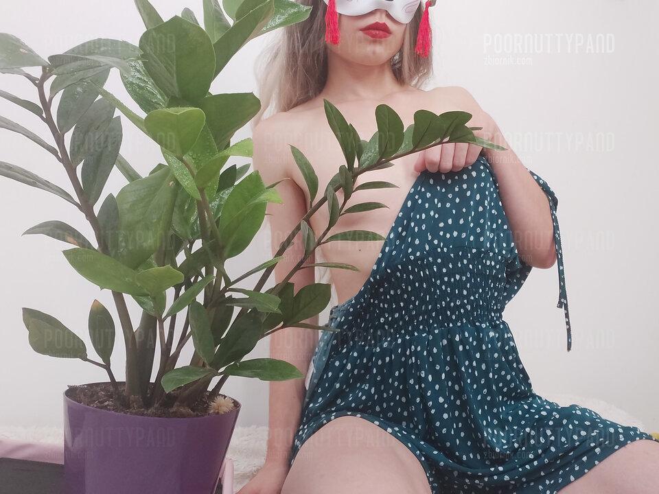 kwiatuszek.jpg - PoorNuttyPand