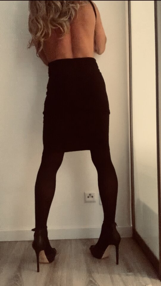 F22ACAFF-F379-4469-9664-5713206E5842.jpeg - FabStock