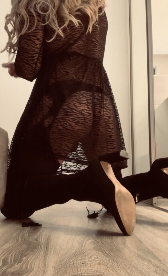 06BF68C9-085D-422D-A8B7-97C3B30CE28E.jpeg - FabStock