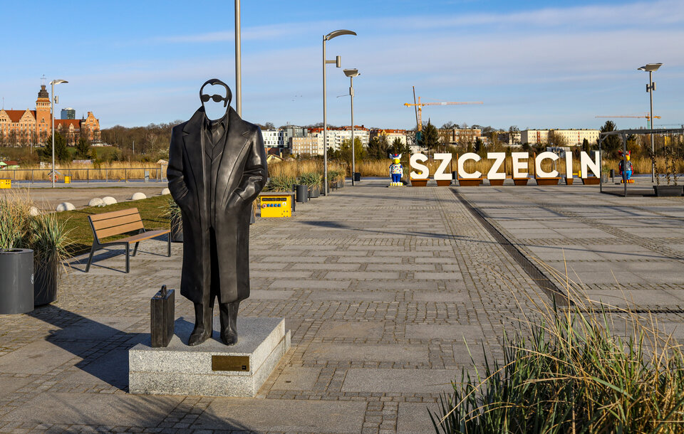 POMNIK-KRZYSZTOF-JARZYNA-20220331_006.jpg - Bayaz