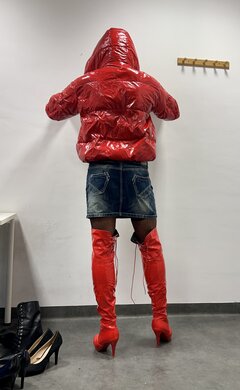 Czerwona krótka .jpeg