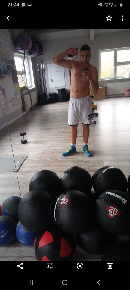 Screenshot_20201005-214457_Photos.jpg - uszatek196cm