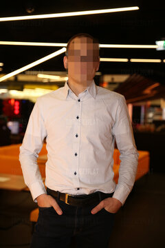 Rozpiąć czy ... rozepniesz guziki ;)