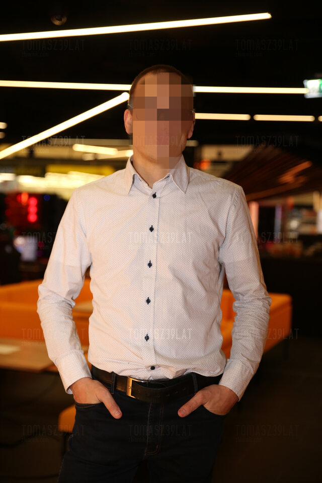 Rozpiąć czy ... rozepniesz guziki ;) - Tomasz39lat