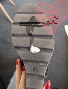 Ktoś chętny WYLIZAC do czysta??