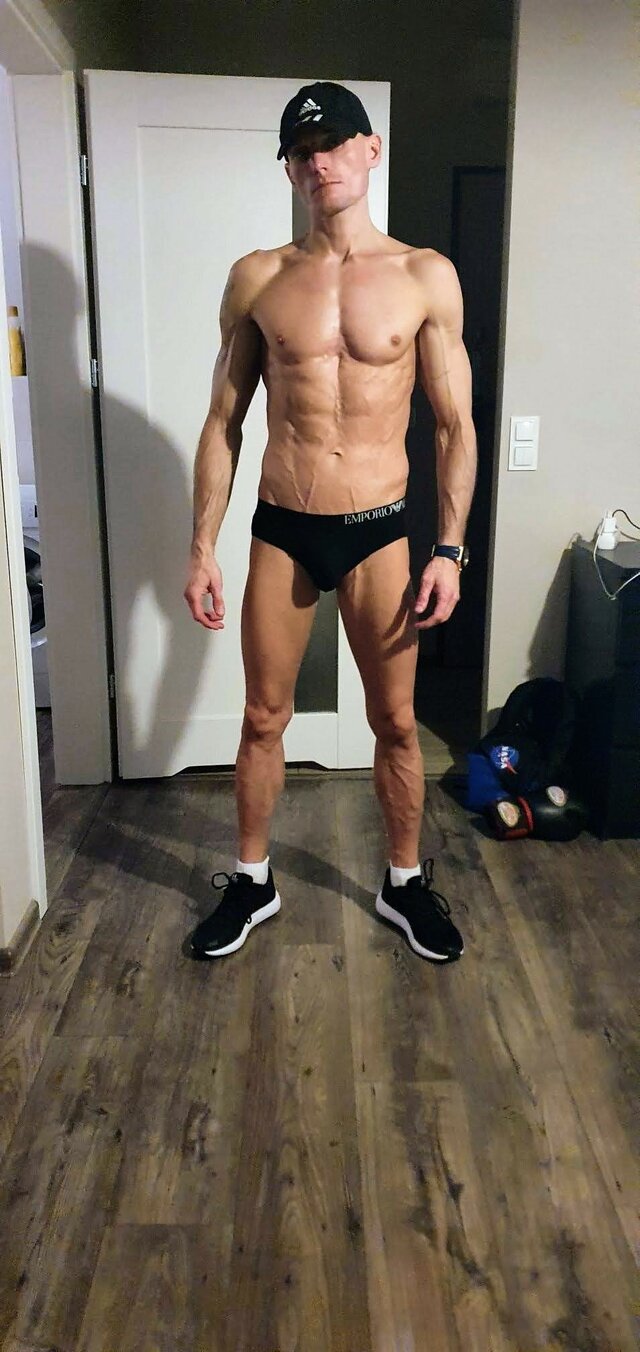 AWRUK002