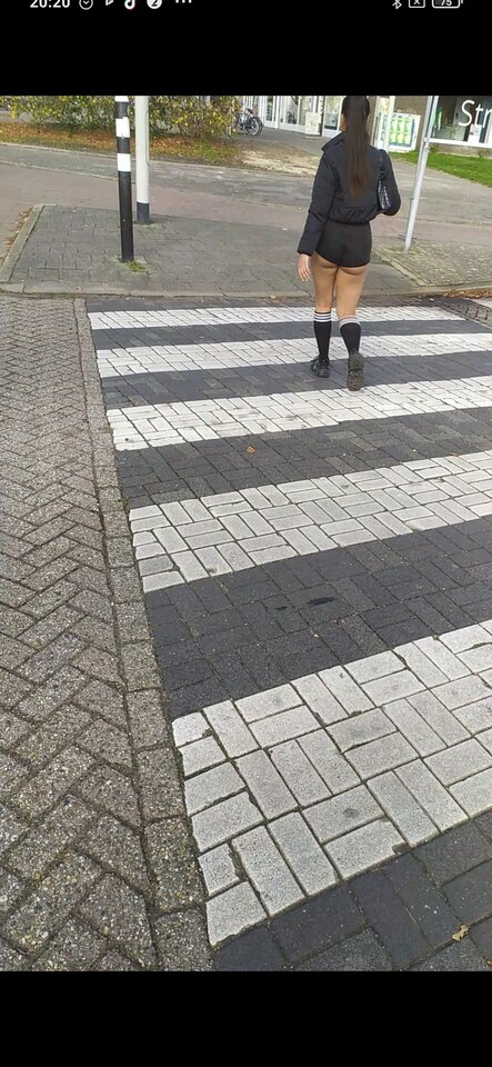 Screenshot_2022-10-28-20-20-16-309_com.miui.videoplayer.jpg - DutchCum