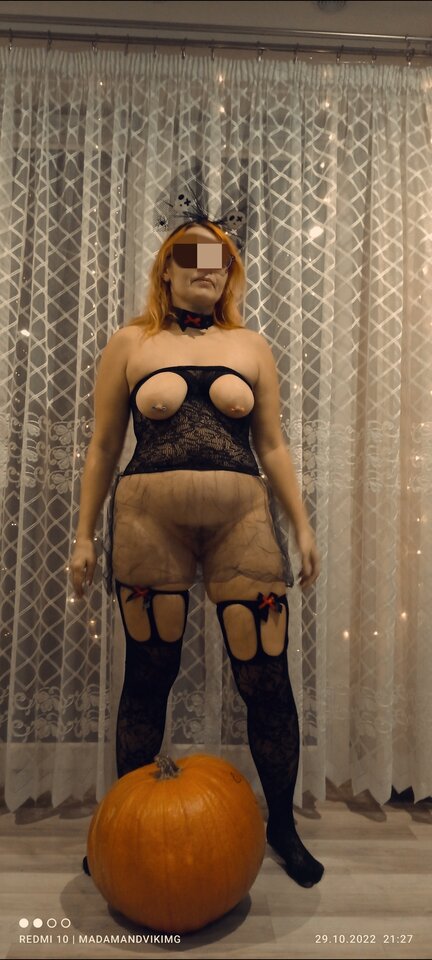 Screenshot_2022-10-29-23-20-47-653_com.miui.gallery.jpg - MadamandViking