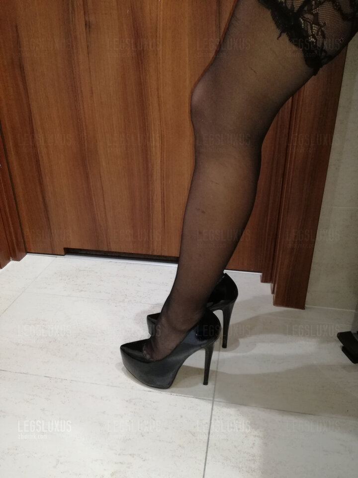 ... - LegsLuxus