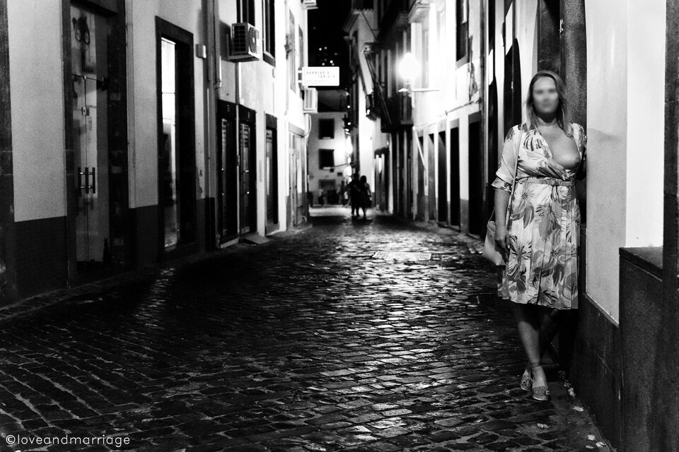 loveandmarriage_no-bra.jpg - loveandmarriage