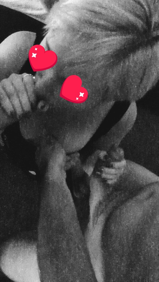 Razem z Mężem i kolegą. - HotWifeAndThem