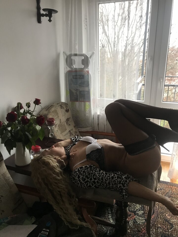 EE4A3EF2-F451-4F19-BA8E-643202F7FD6F.jpeg - YourBlackAngel