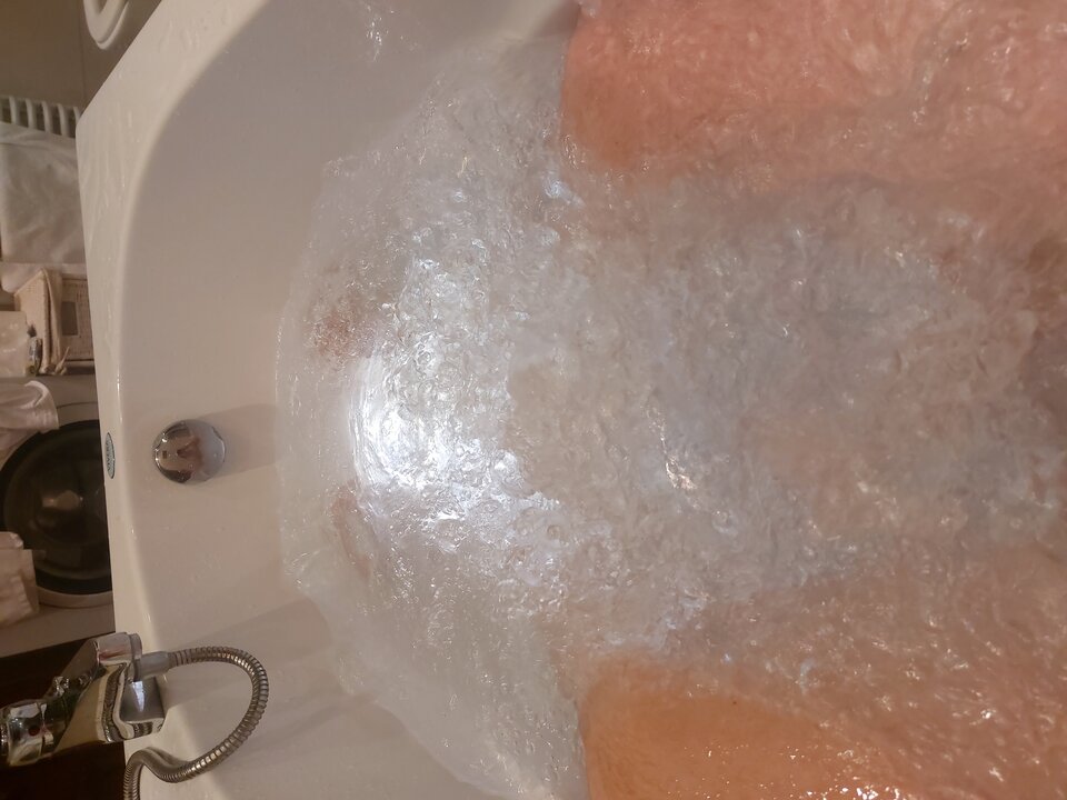 Czy jest tu zainteresowana Pani która pomoże umyć plecki ;) - Slaskidrwal1984