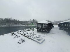 Zima nad wodą też bywa piękna. 