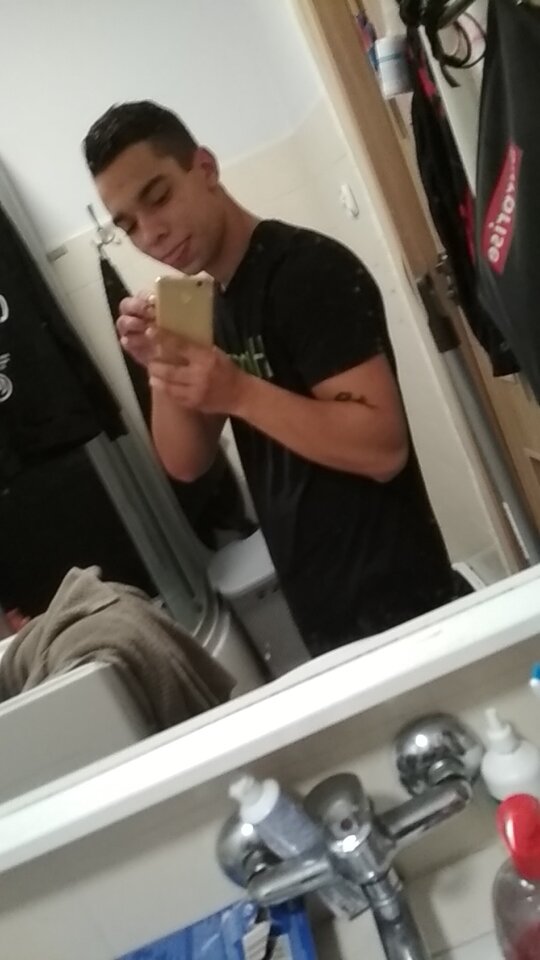 Snapchat-1891304827.jpg - LikeADrugs