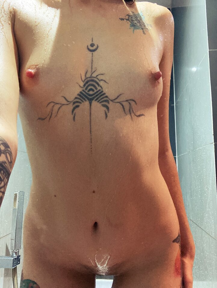 Shower.jpeg - Parrots