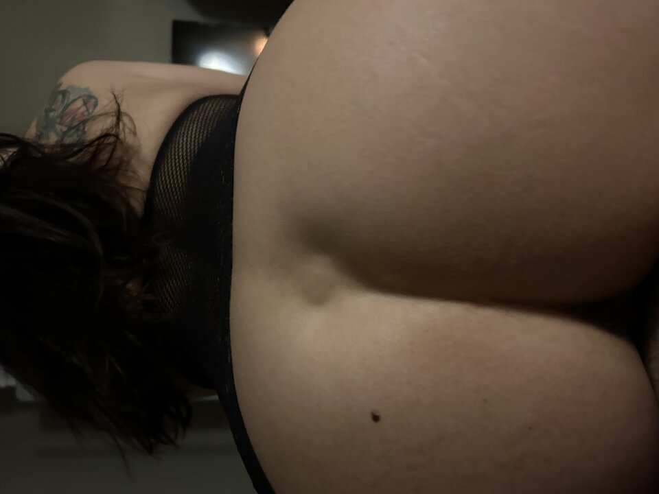 3C384153-D02E-4B1D-BDBA-799324035C94.jpeg - SensualSexx