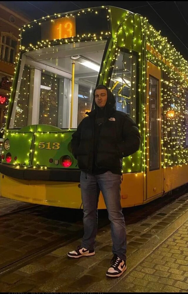 NapalonyAdam19