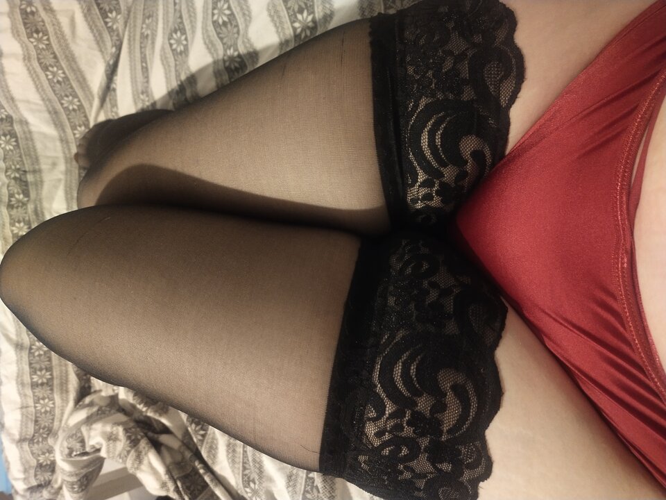 IMG_black_red.jpg - hiddendesire
