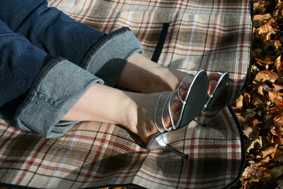 lickkkkk.jpg - FeetLove69