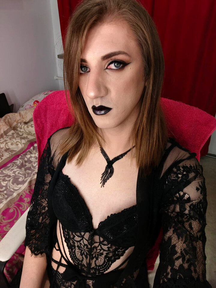 322214707_719595576550400_7824909717154865495_n.jpg - MidnightDalia