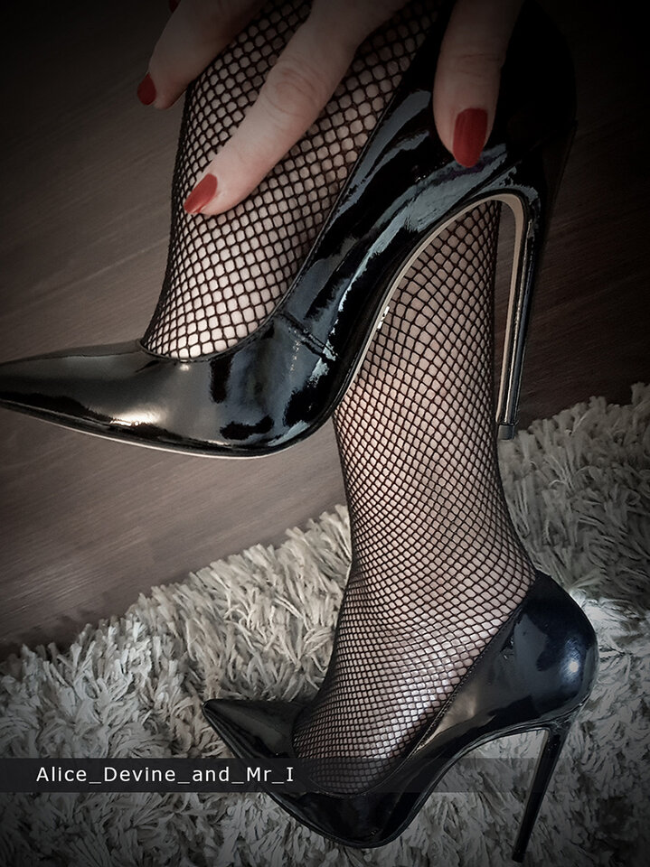 1.jpg - Alice_Devine_and_Mr_I