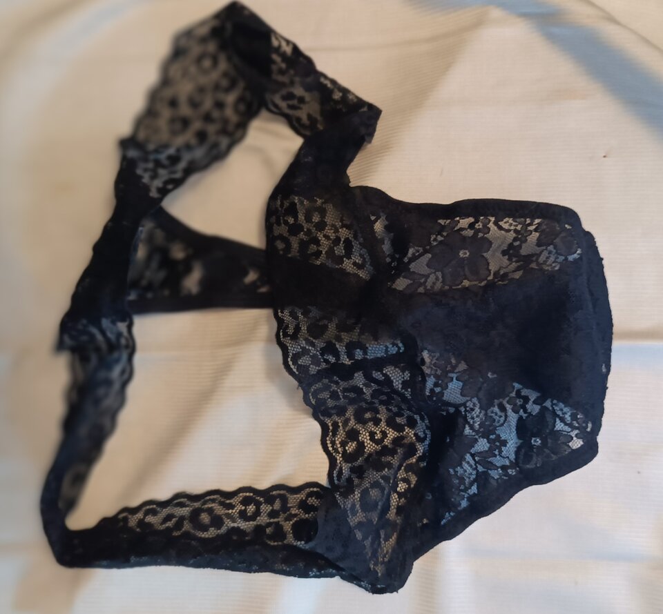 Koronkowe czarne z... Laosu - Gregorja