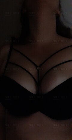 Lubię być całowana po szyi i dekolcie 🔥