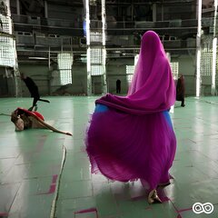 colourful_polish_mohair_burkas_dancing_breakdance_inside_tsherno