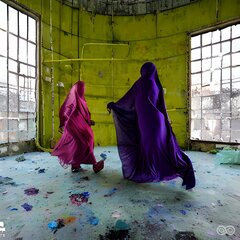 colourful_polish_mohair_burkas_dancing_breakdance_inside_tsherno
