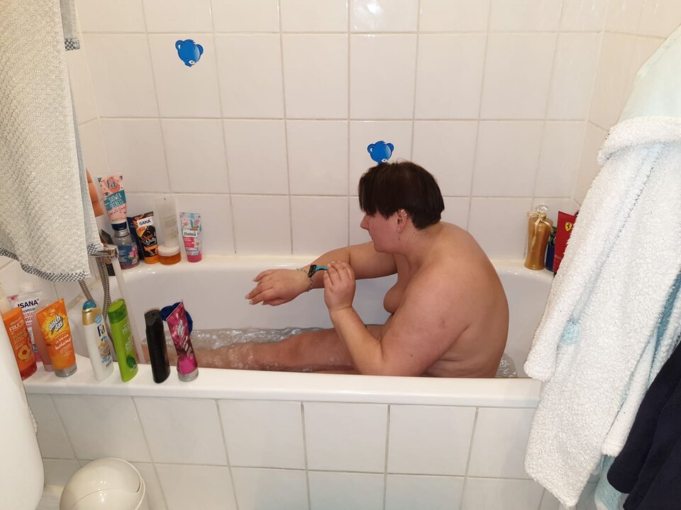 66859498_393926148213913_7024838416164454400_n.jpg - nakedgirl