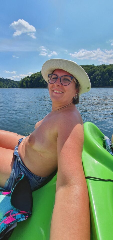 116912356_220459959263870_4494142031194042939_n.jpg - nakedgirl