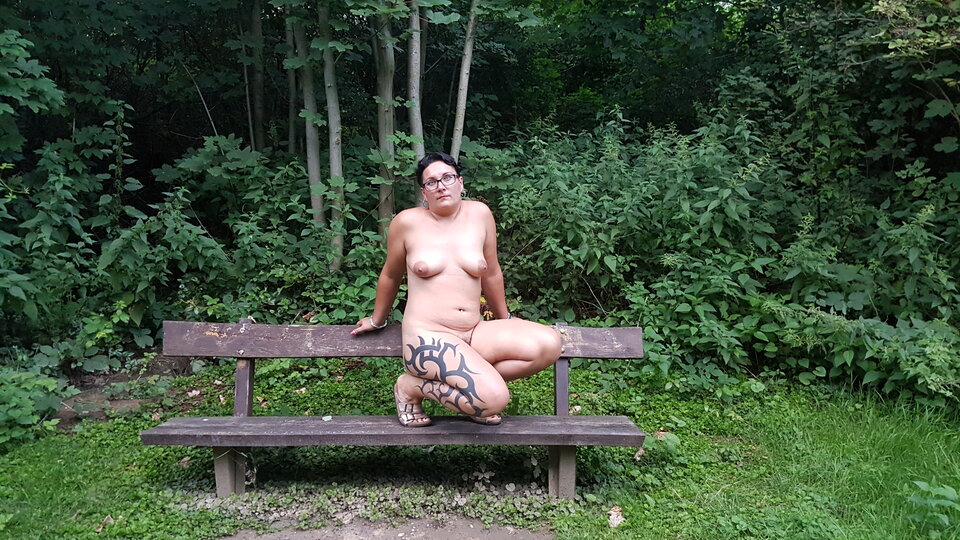 36303098023_700cf75635_o.jpg - nakedgirl