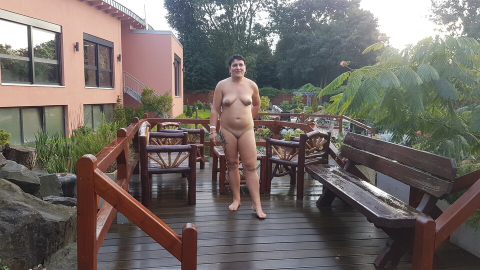 36611920573_7fdacb41fc_o.jpg - nakedgirl