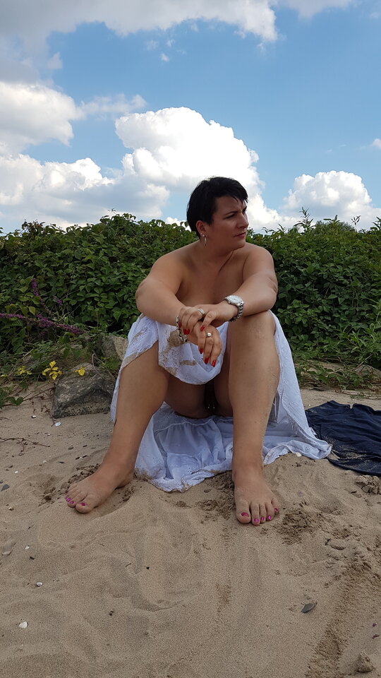 36870836226_5c4743f632_o.jpg - nakedgirl