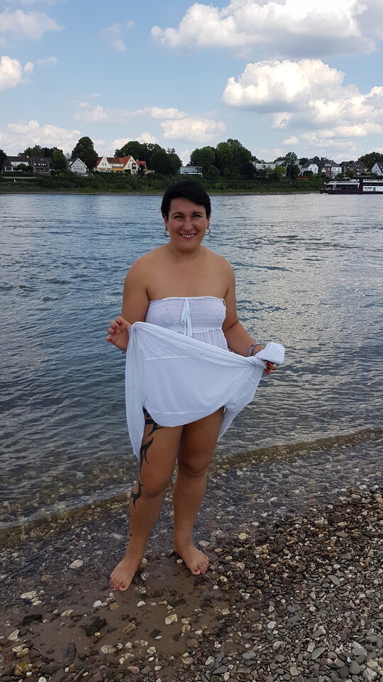 36887746012_47450ca985_o.jpg - nakedgirl