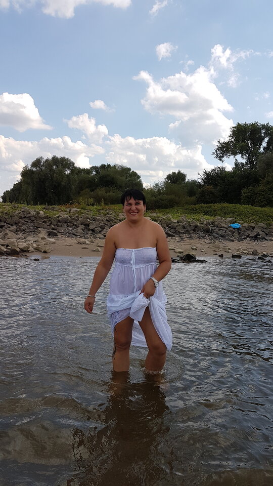 36917228621_524e71f3b2_o.jpg - nakedgirl