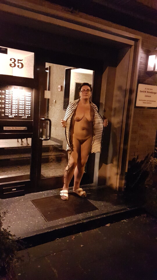 37135412605_36edff2660_o.jpg - nakedgirl