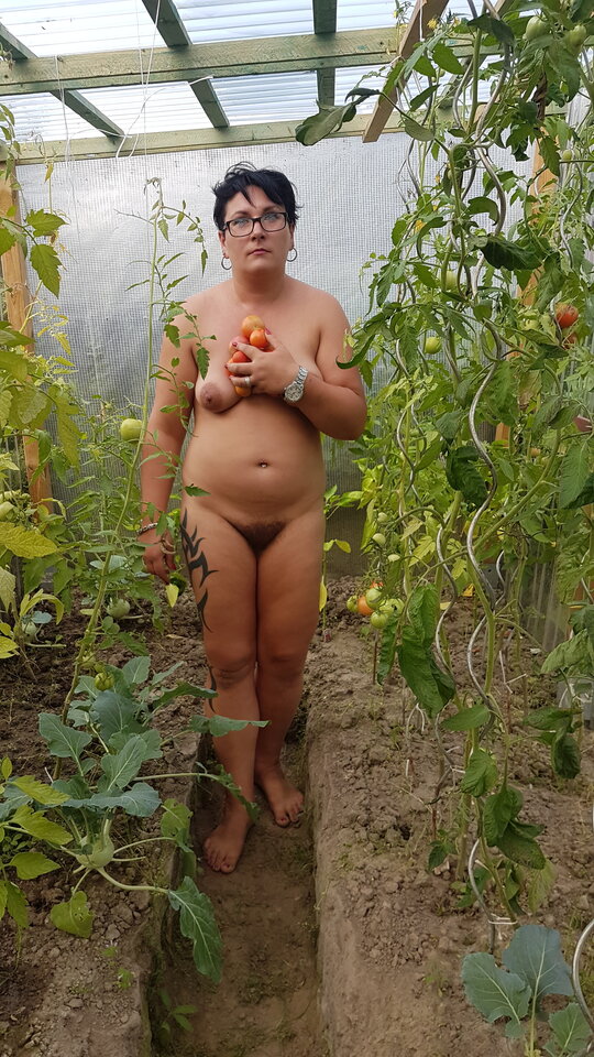 37091295295_346616f224_o.jpg - nakedgirl