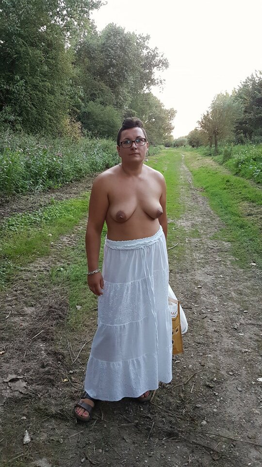 E684VZ1XMAgbNXi.jpg - nakedgirl