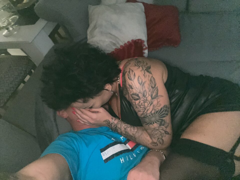 B56F4734-E044-4959-B093-7185A35FE25B.jpeg - Sexocholicy3m