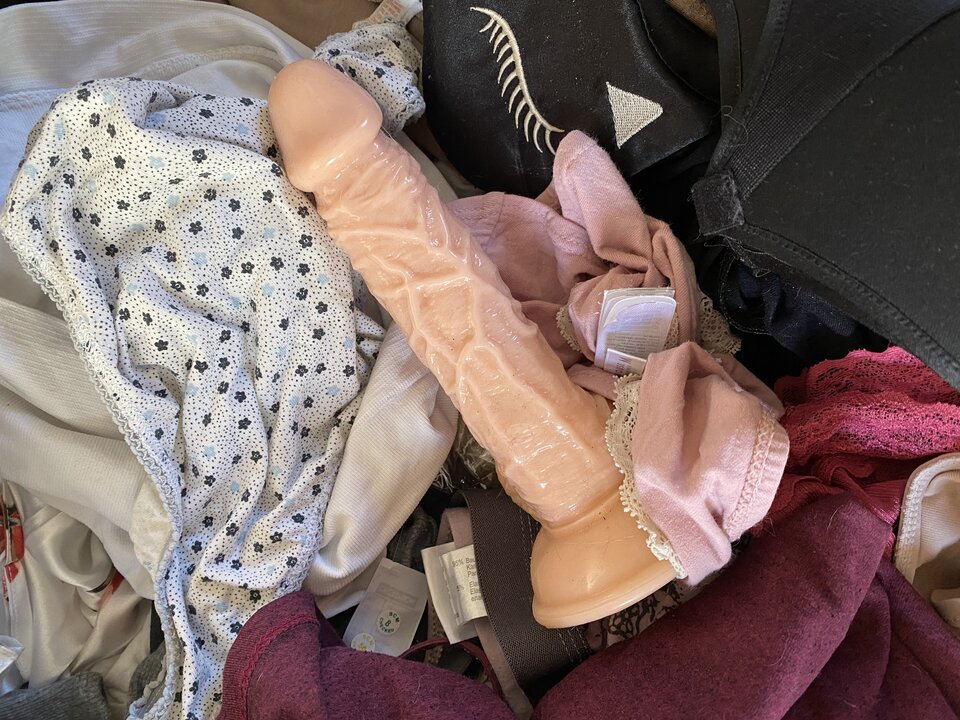 W szufladzie między majteczkami…. - szerokootwarte